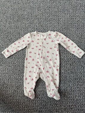 Carter’s Zipper Footie Pajama in Cream with Pink Floral (NWOT)